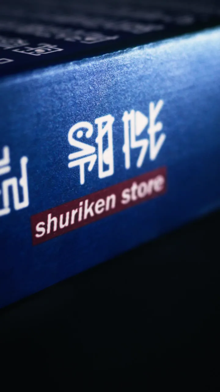 Shuriken Store — Drop One Piece, contenu vertical en boutique.
